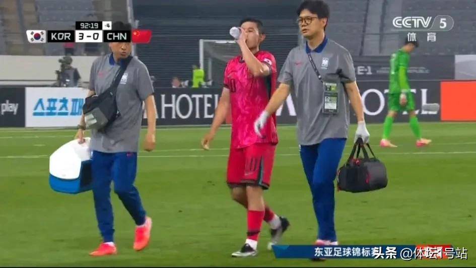 杏彩体育入口-知足常乐？东亚杯国足三场一球逃离垫底！与日韩差距跳跃性拉大！的简单介绍