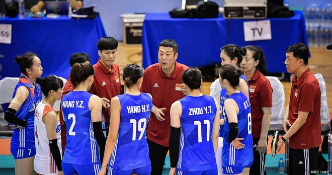 杏彩体育-郎平后继有人!赵勇连换4人扭转败局决胜局2次神来之笔