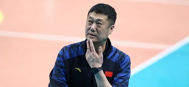 郎平后继有人!赵勇连换4人扭转败局决胜局2次神来之笔